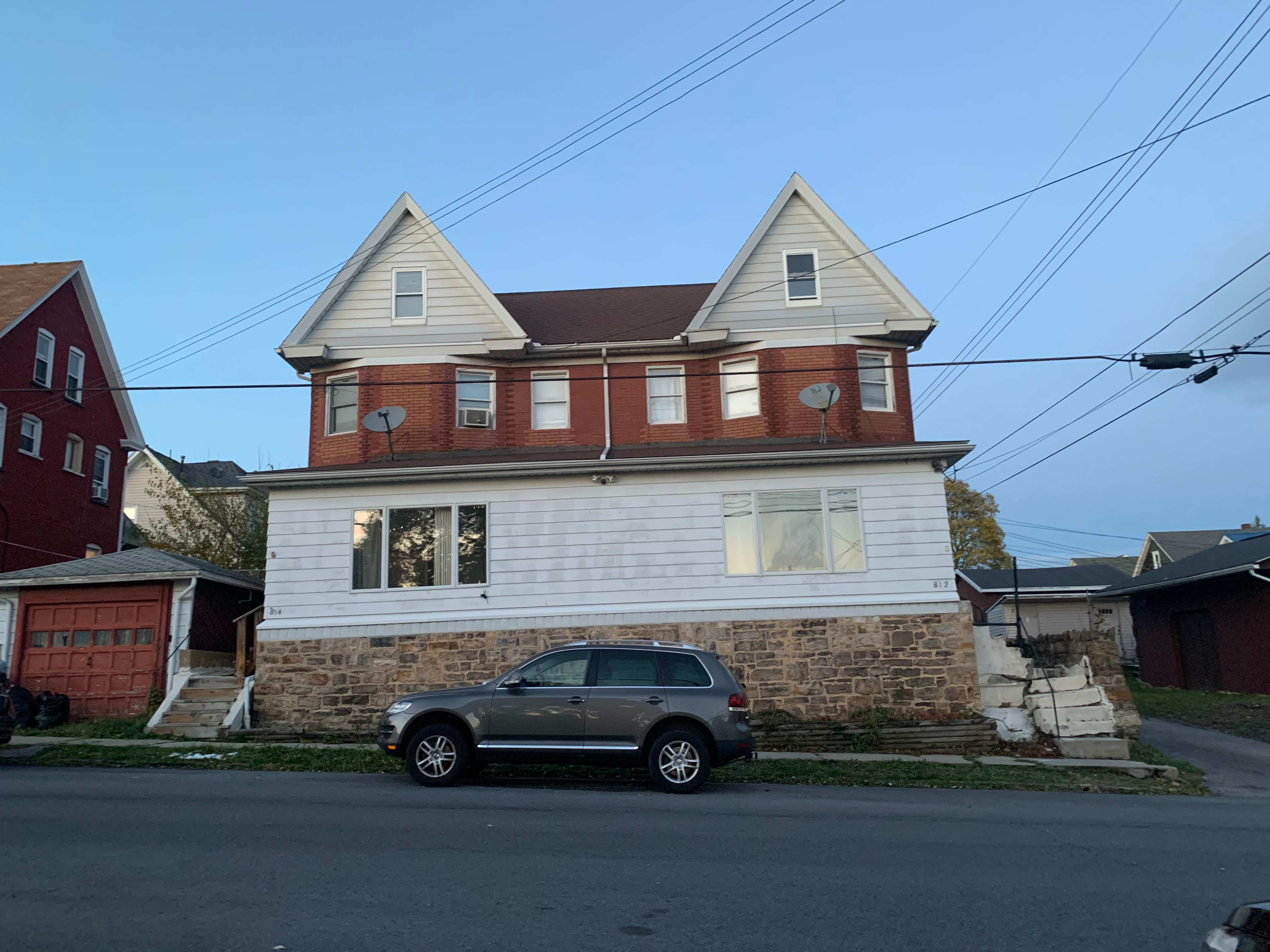 812 N 6th St – photo 1 of 12