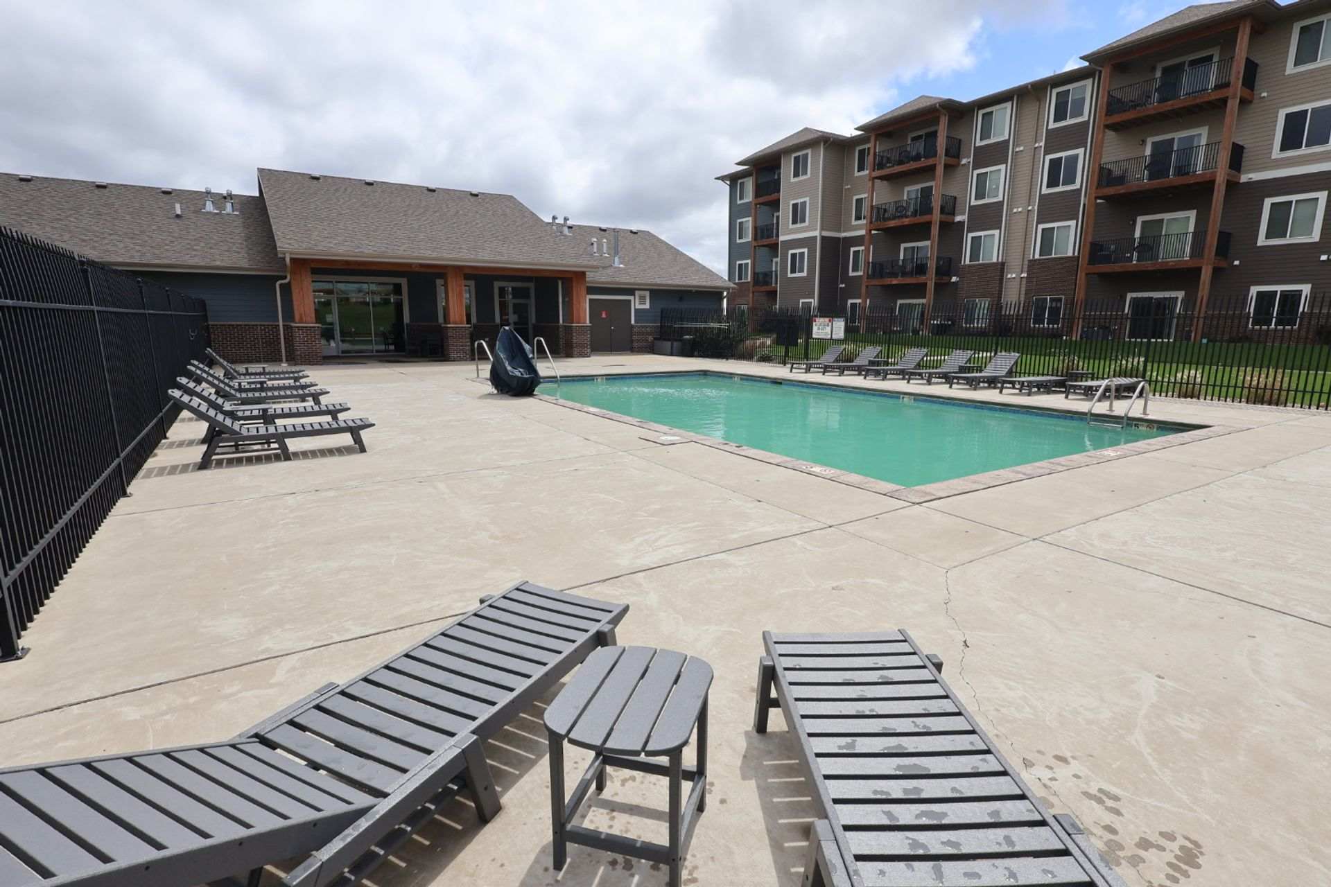 Welcome to Huntington Village – photo 1