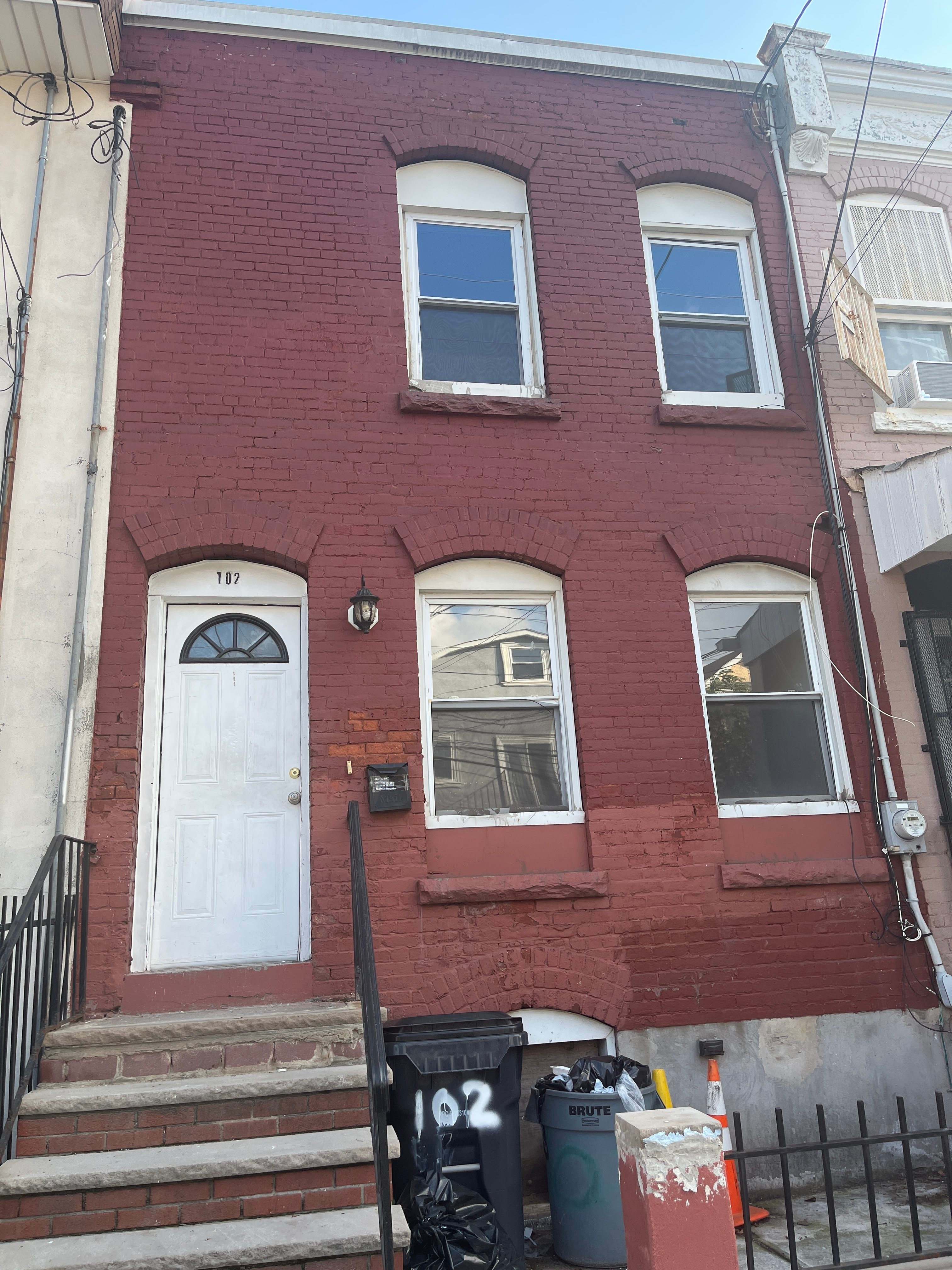 102 9th Avenue – photo 1
