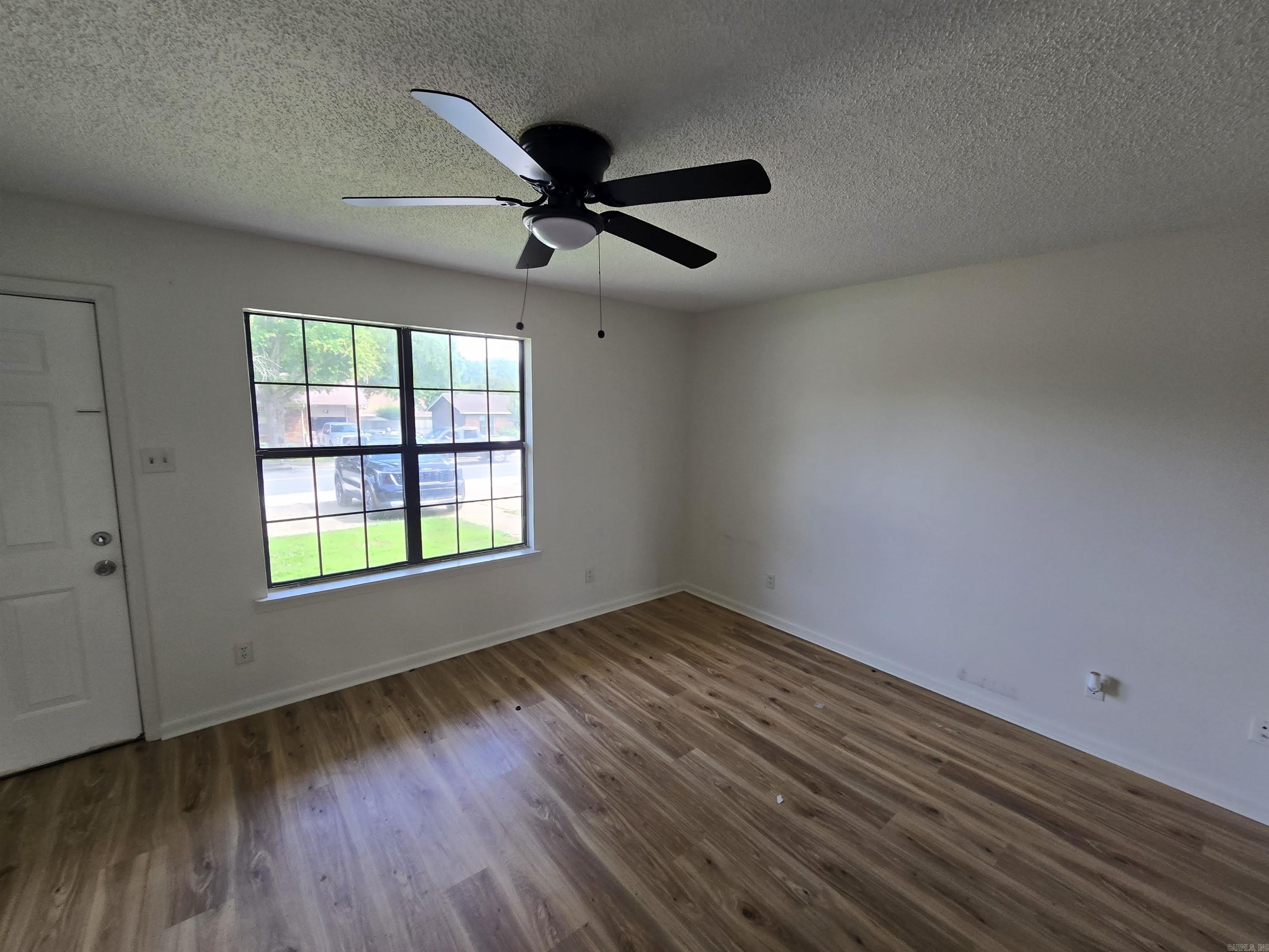 1204 S 1st Street – photo 1 of 7