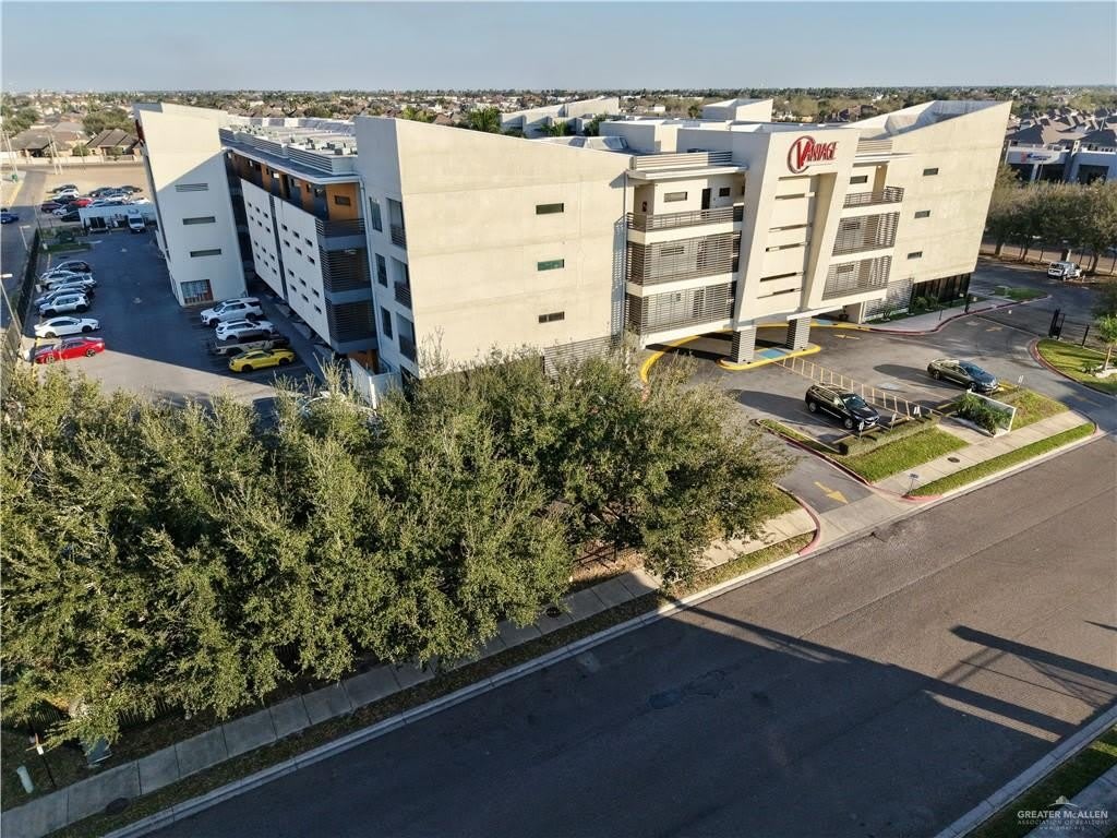 813 Travis Street – photo 1