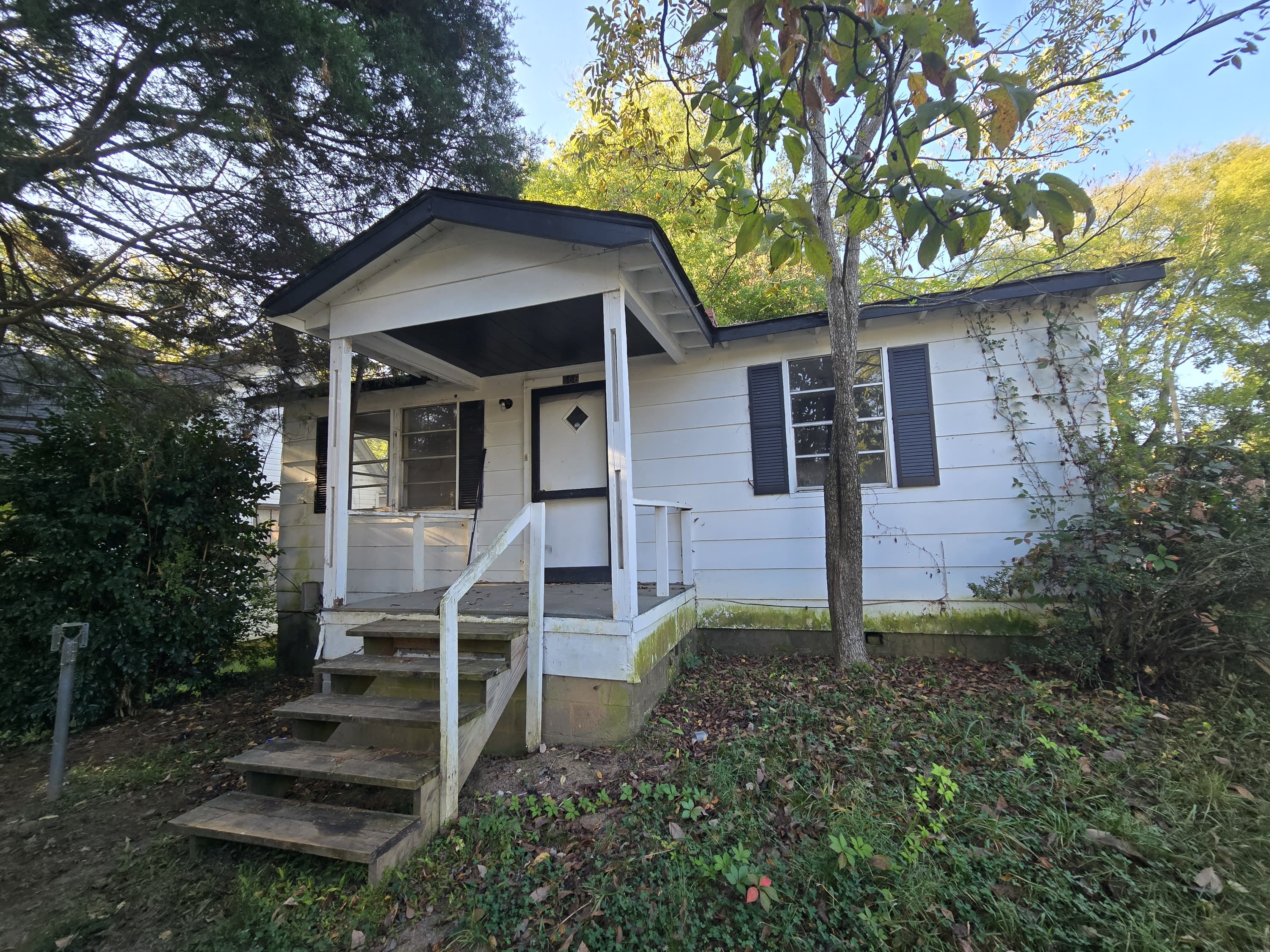 666 Gilliam Avenue – photo 1 of 10