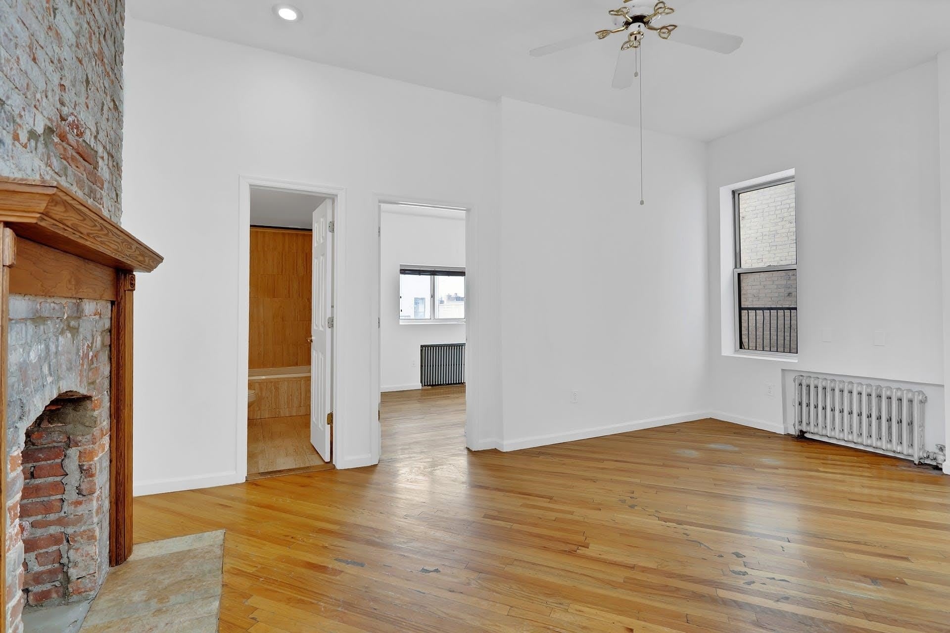 316 HUDSON ST – photo 1
