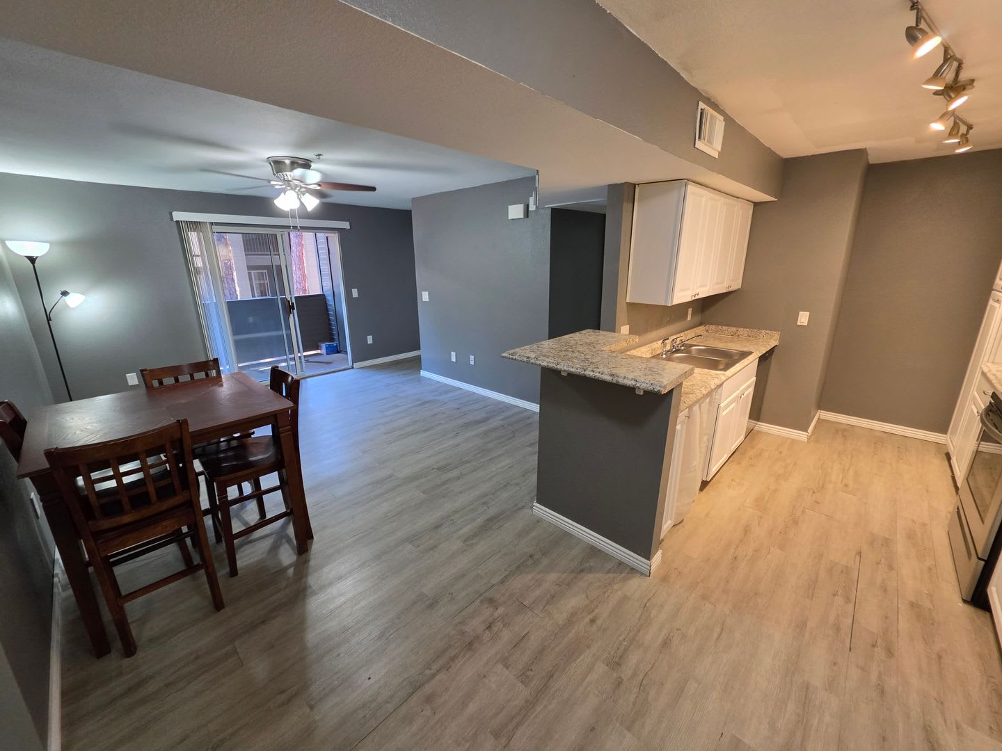 Spacious 2 Bedroom 2 Bath Condo in The Arbors! – photo 1