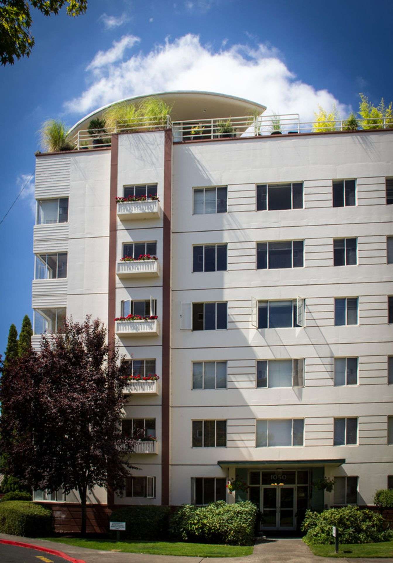 Eugene Manor Apartments – photo 1