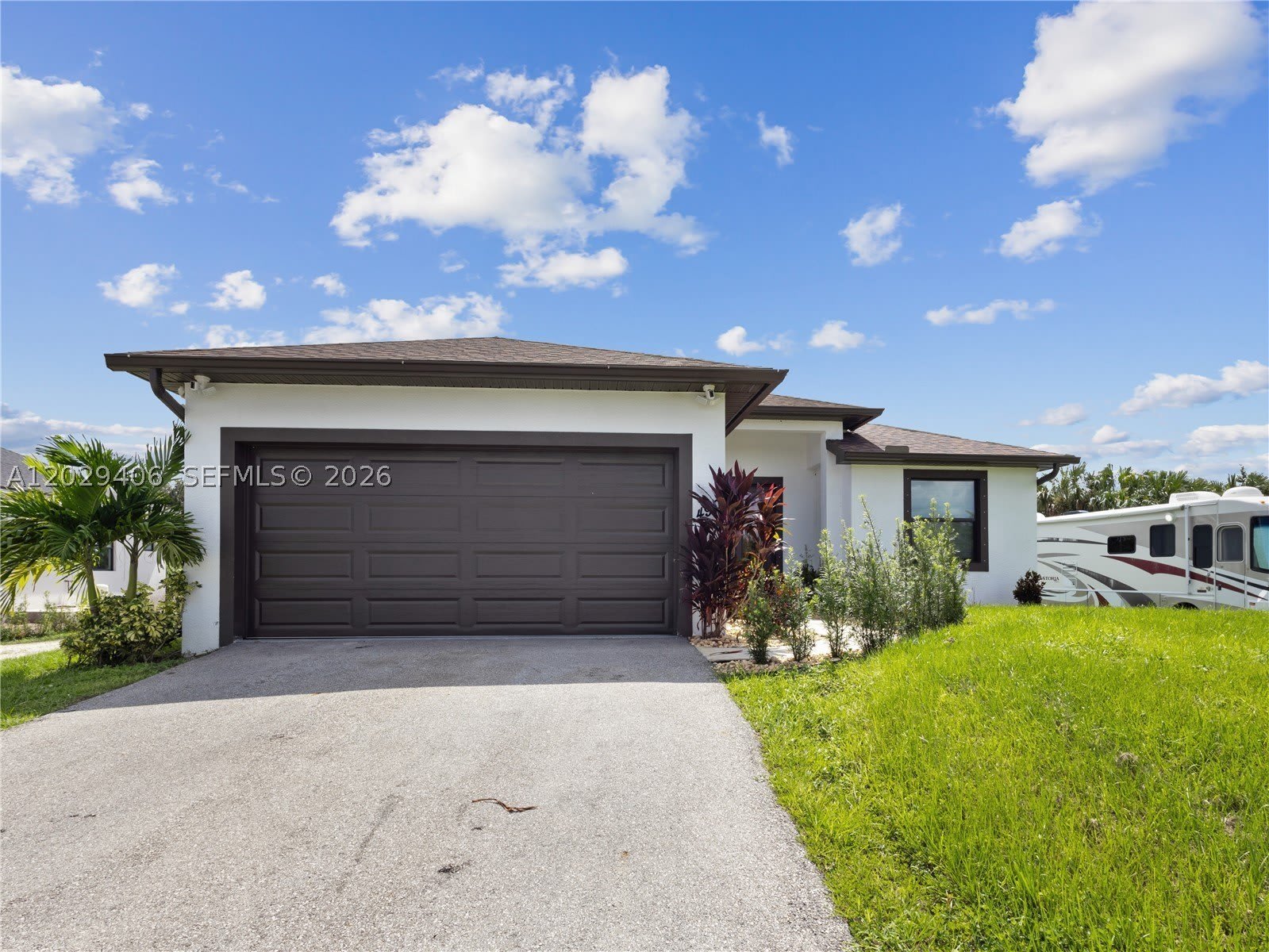 490 NW 37 AV. – photo 1