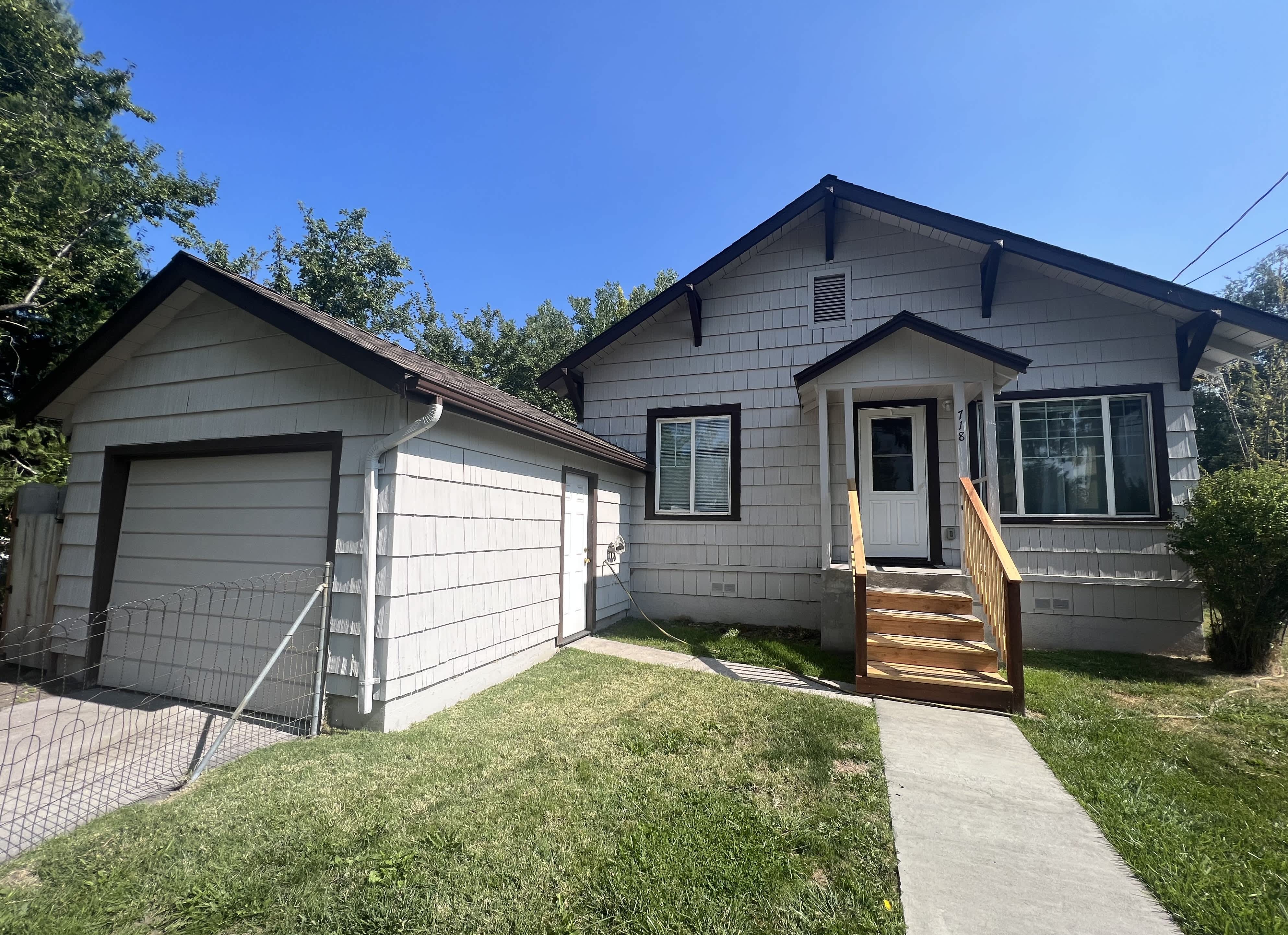718 Cedar St – photo 1 of 15
