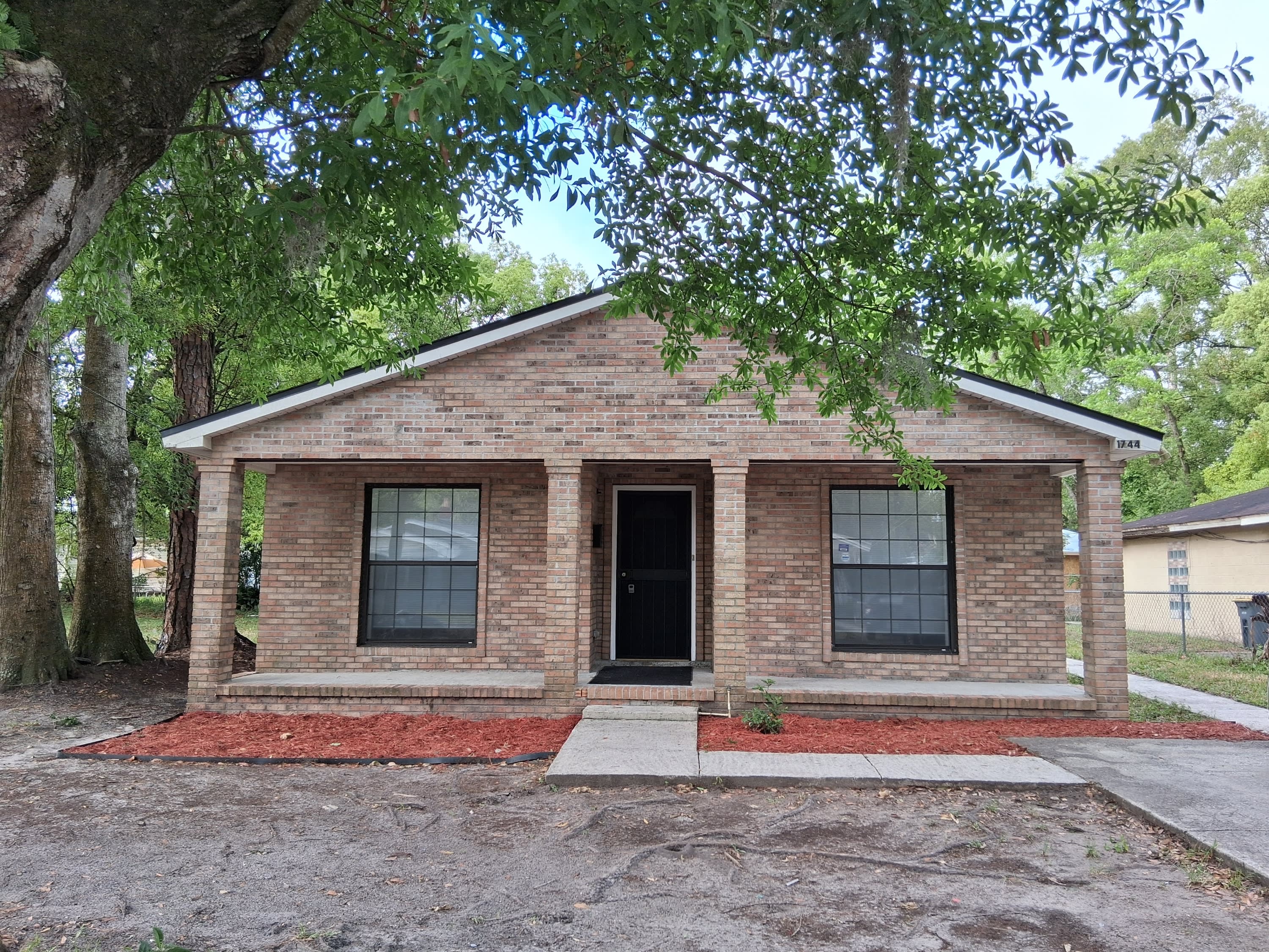 1744 West 28th Street – photo 1