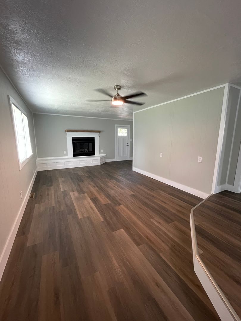 Three Bedroom Near Columbian Park – photo 1