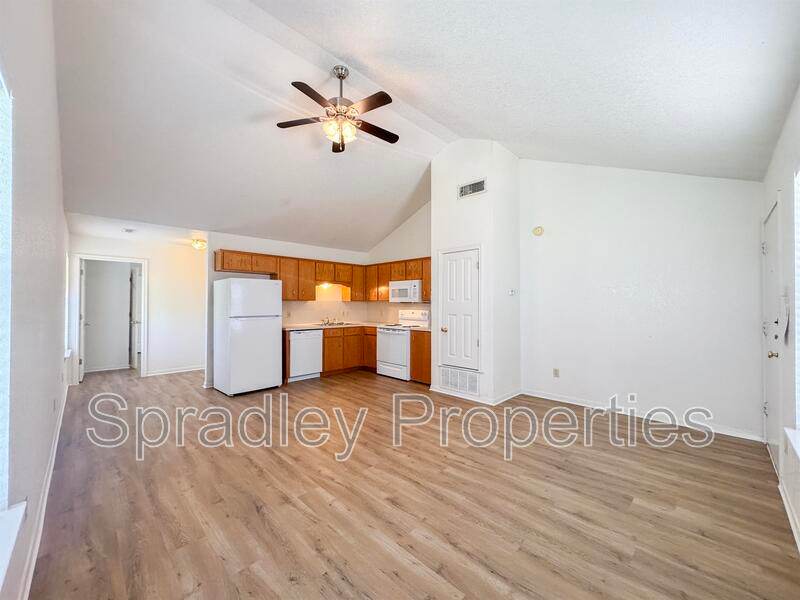 102 Lacey Lou Ln – photo 1 of 9