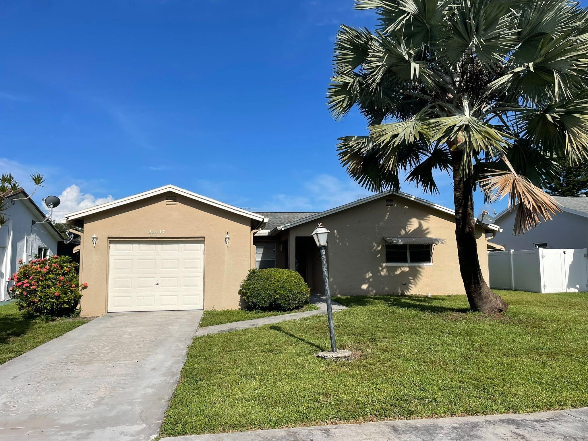 22447 Sw 56Th Avenue – photo 1