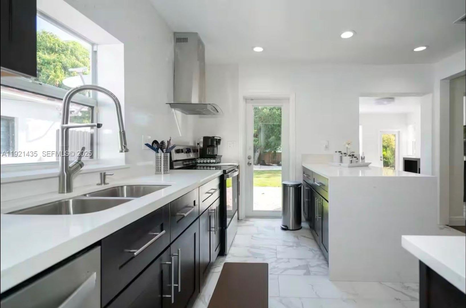 35 SW 28th Road 0, Miami, FL 33129 – photo 1