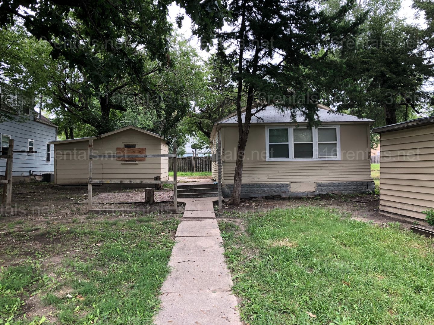 775 2 Bed 1 Bath Single Family Home – photo 1 of 9