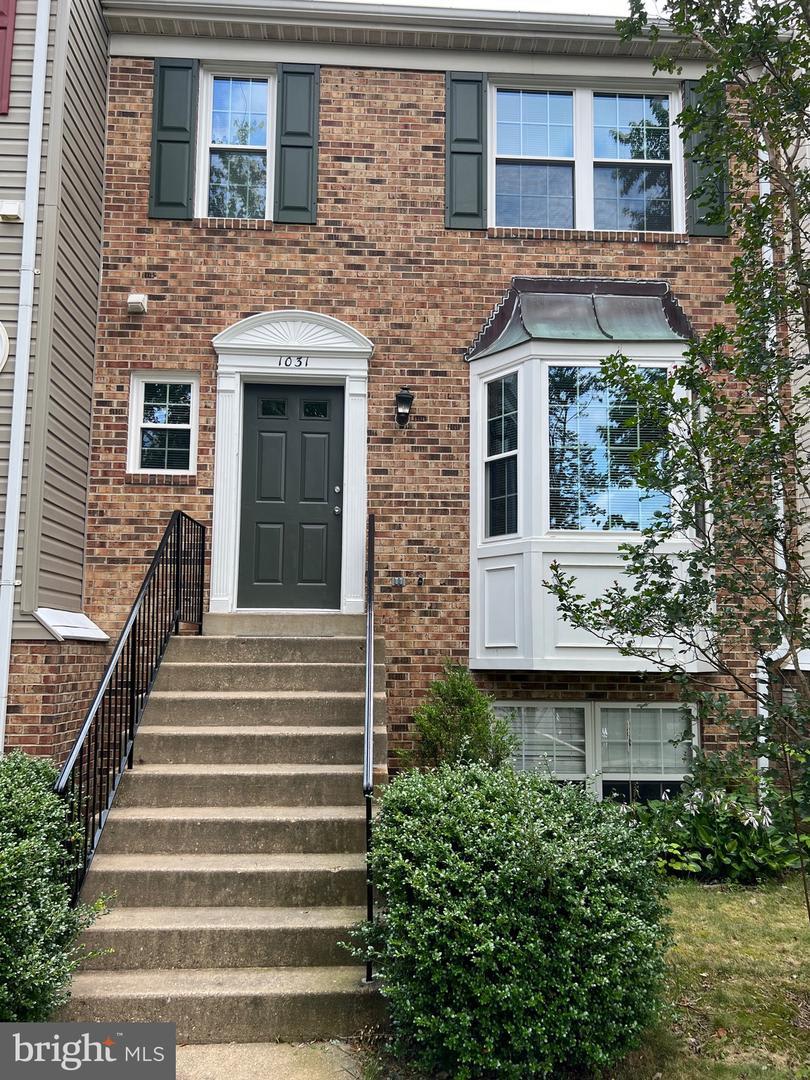 1031 Murdoch Court 1 – photo 1 of 50