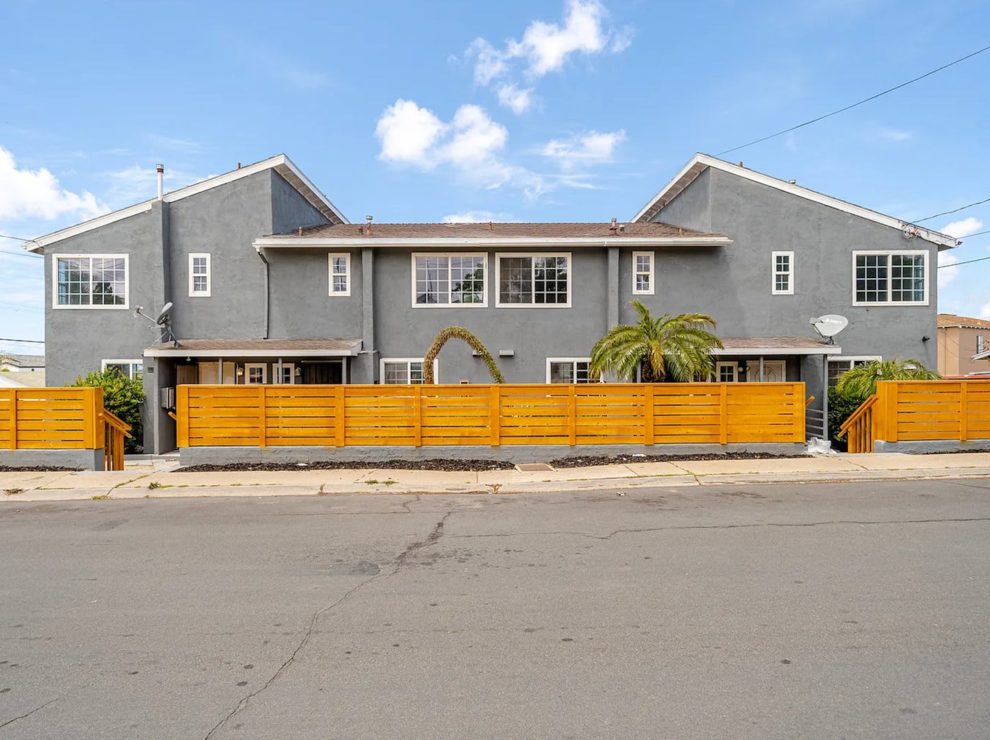 2102 – photo 1