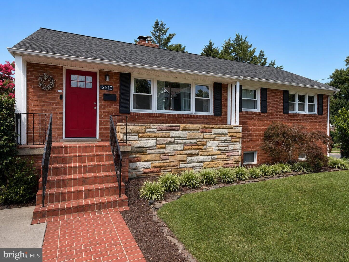 2512 N KENILWORTH Street – photo 1 of 33