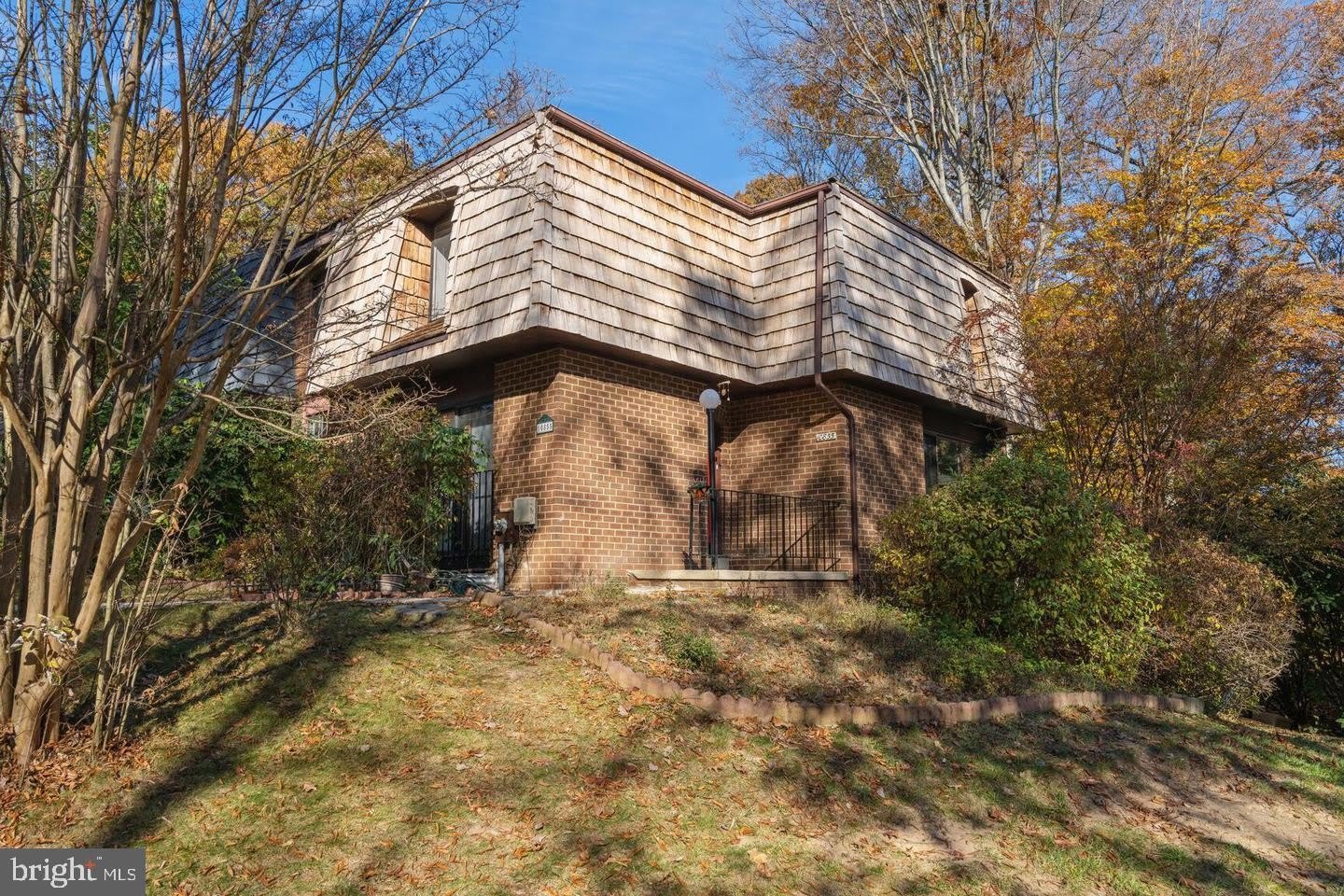 10855 DEBORAH Drive – photo 1 of 22