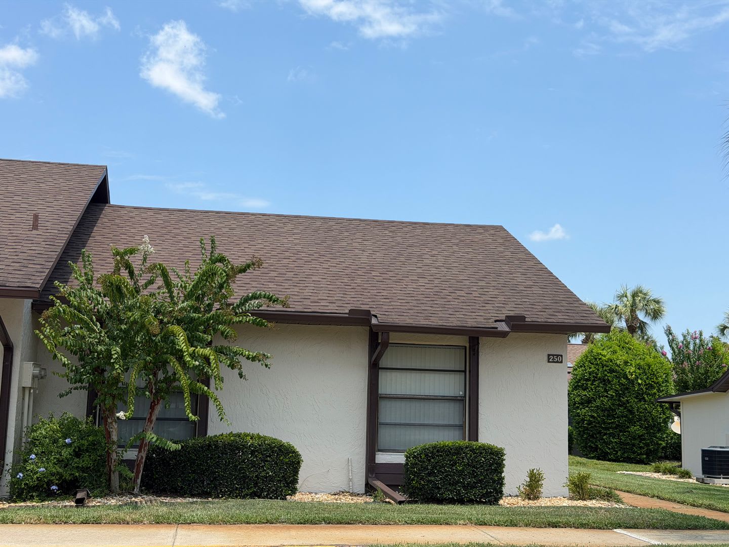 Cozy two bedroom condo, DeBary – photo 1 of 19