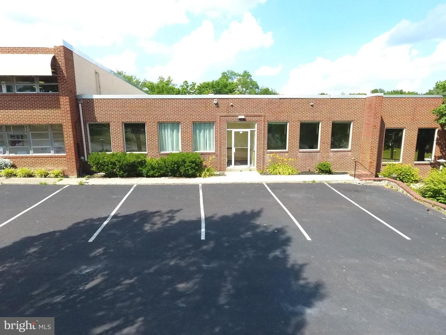 1055 W GERMANTOWN PIKE – photo 1