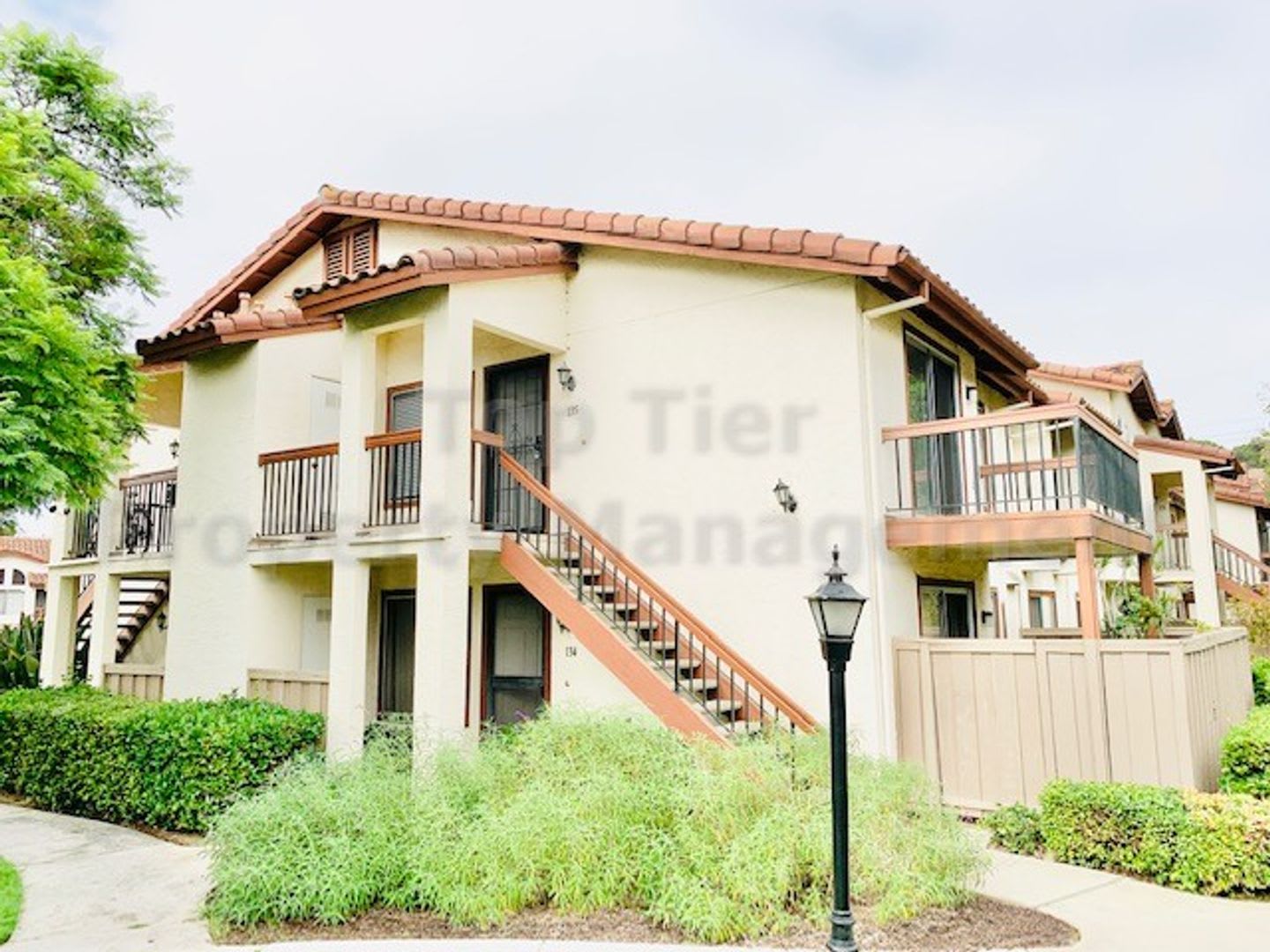 Beautiful 2 Bd/1 Ba, 806 sf upper unit condo located in very desirable La Jolla Colony community – photo 1