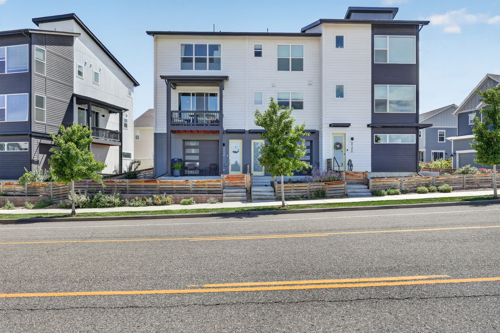Modern Luxury Townhome 2 Bed 2 Bath 1 400 Sq Ft 2 Car Garage – photo 1 of 323