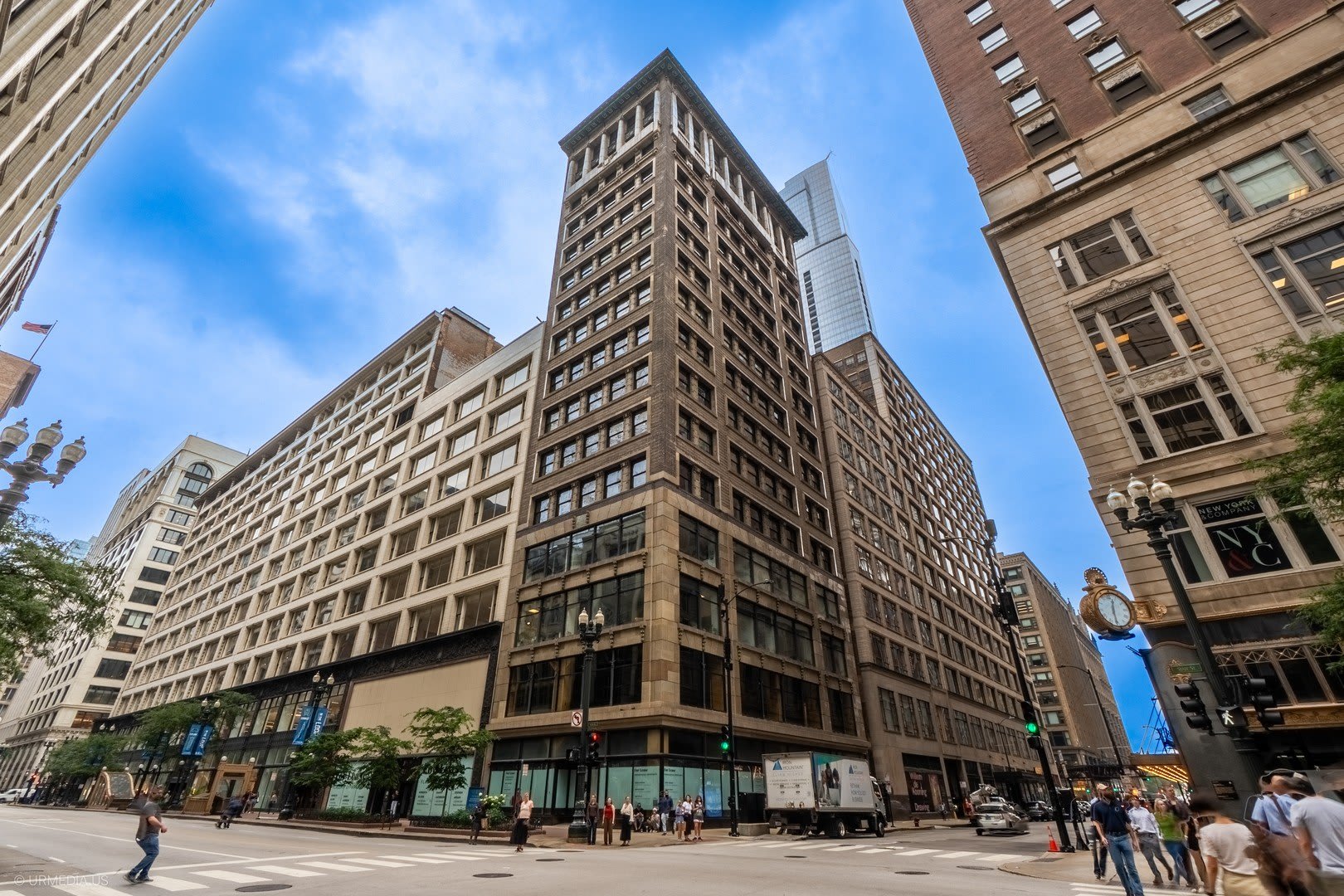 6 E Monroe Street – photo 1
