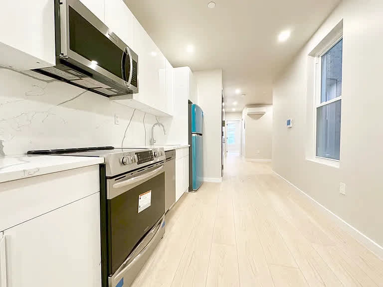 1667 Putnam Ave Apt 12D – photo 1