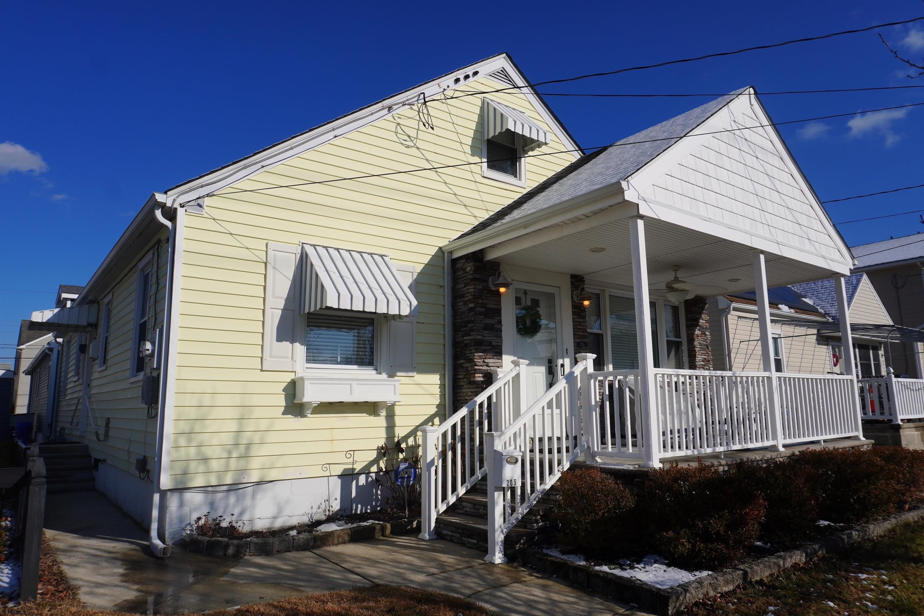 205 N Essex Ave – photo 1