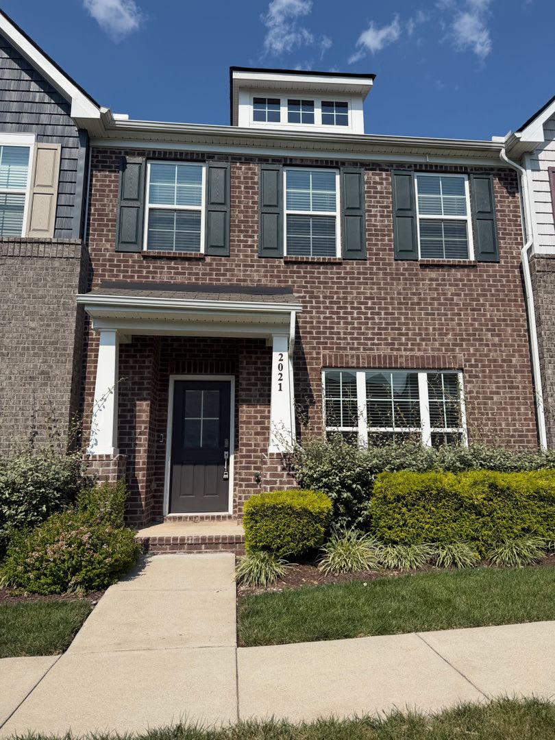 Gallatin TN Townhome with detached 2 car garage, 3 bedroom, 2.5 baths FOR LEASE – photo 1