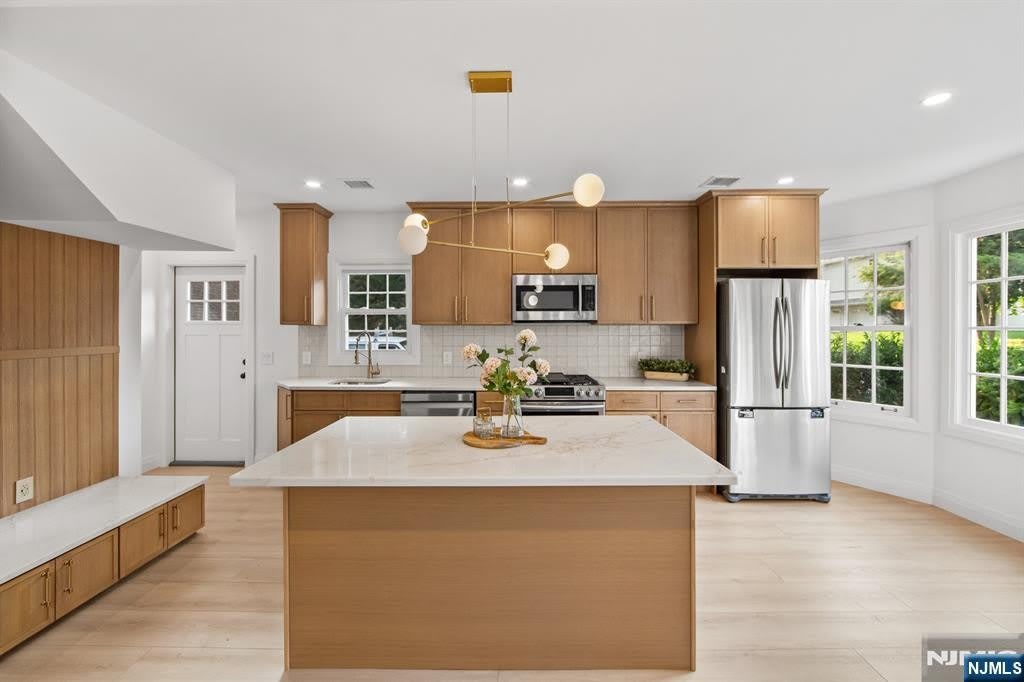 32 Brook Street – photo 1 of 32