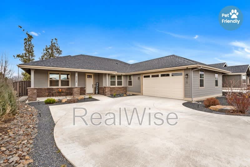 2758 NW 23rd Lp – photo 1 of 21