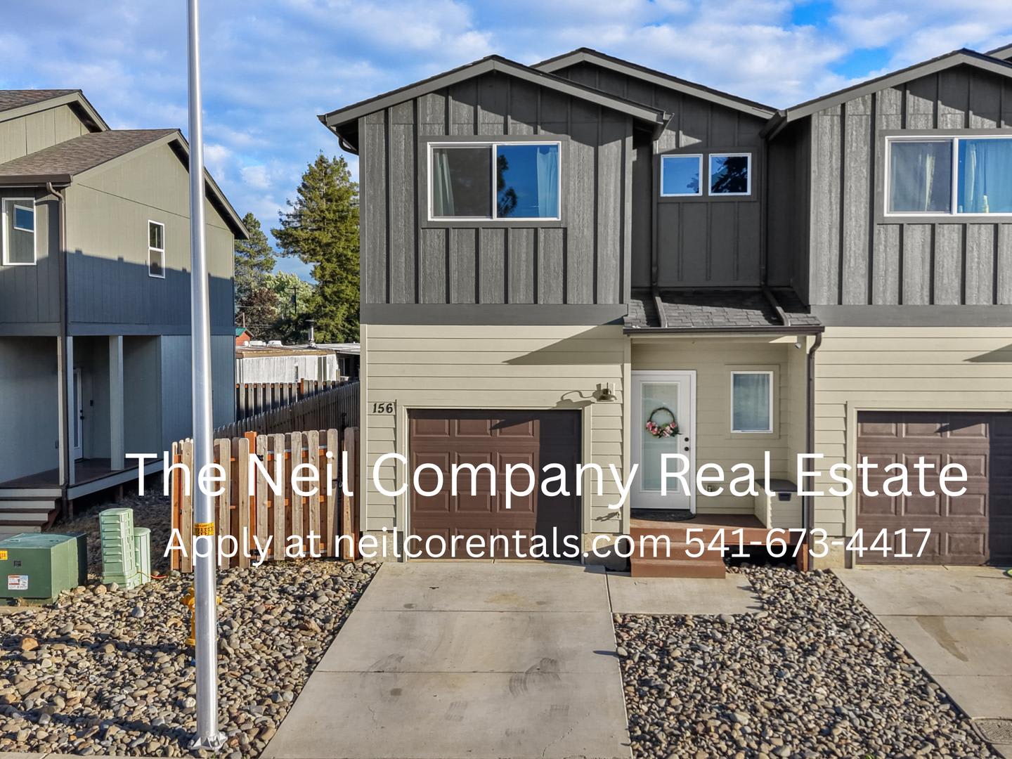 Sutherlin 3 Bedroom Townhouse! – photo 1 of 7