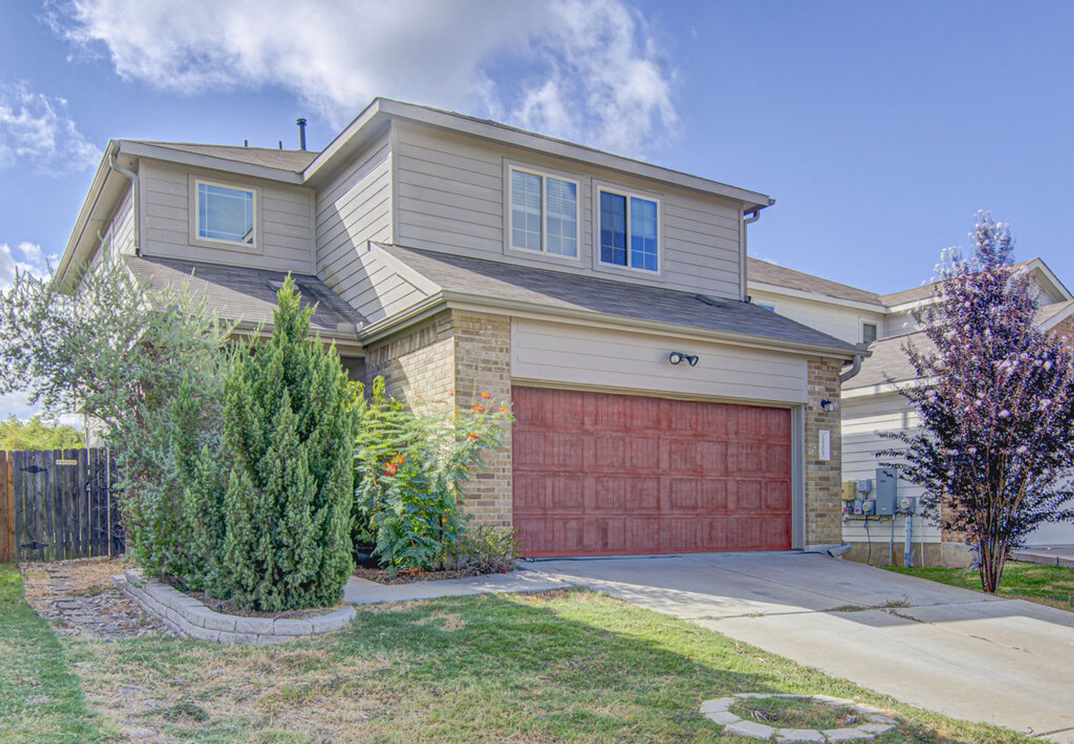 Beautiful 3-Bedroom Home with Bonus Game Room Near Downtown & Airport! – photo 1