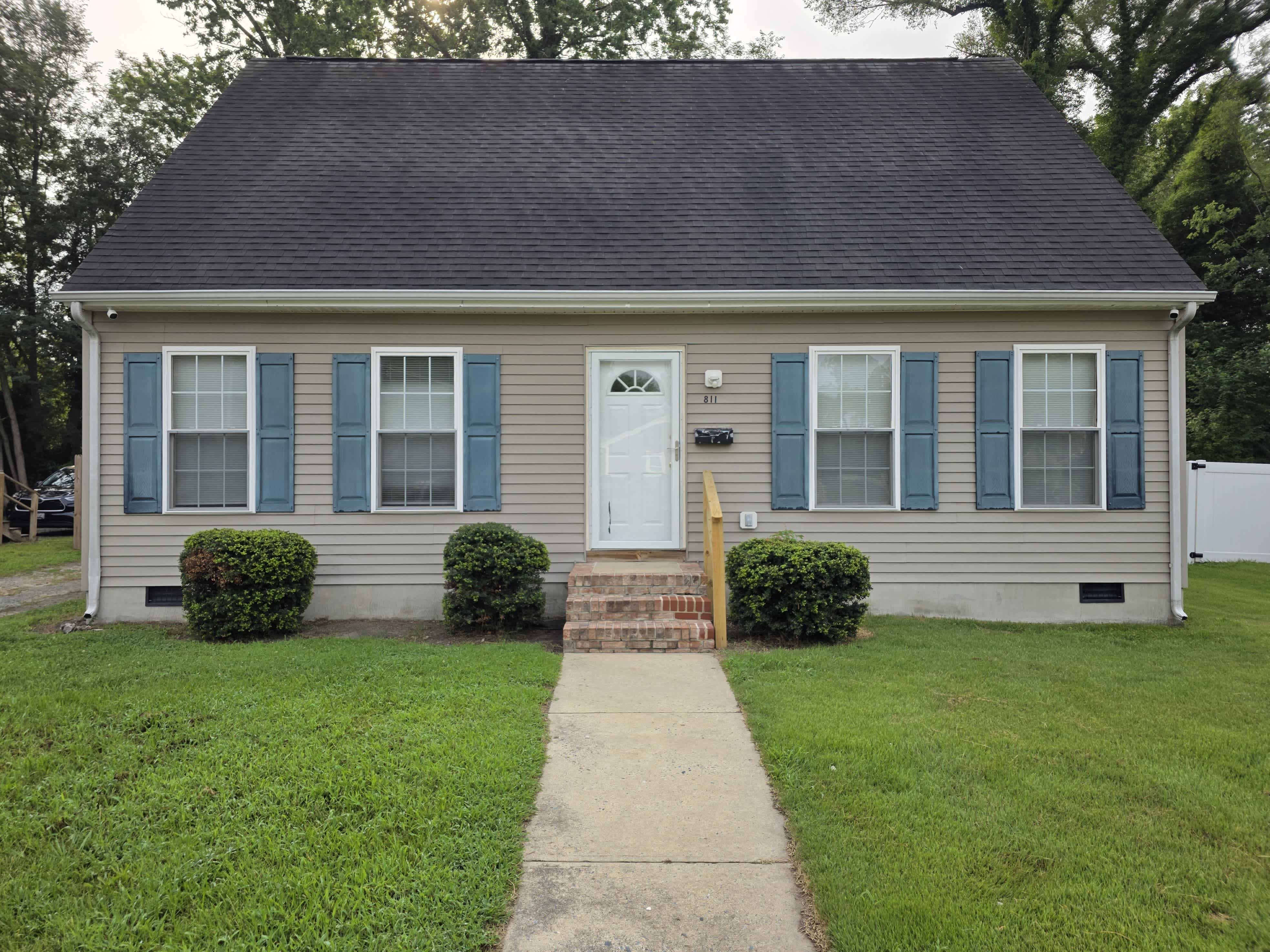 811 Roger St – photo 1