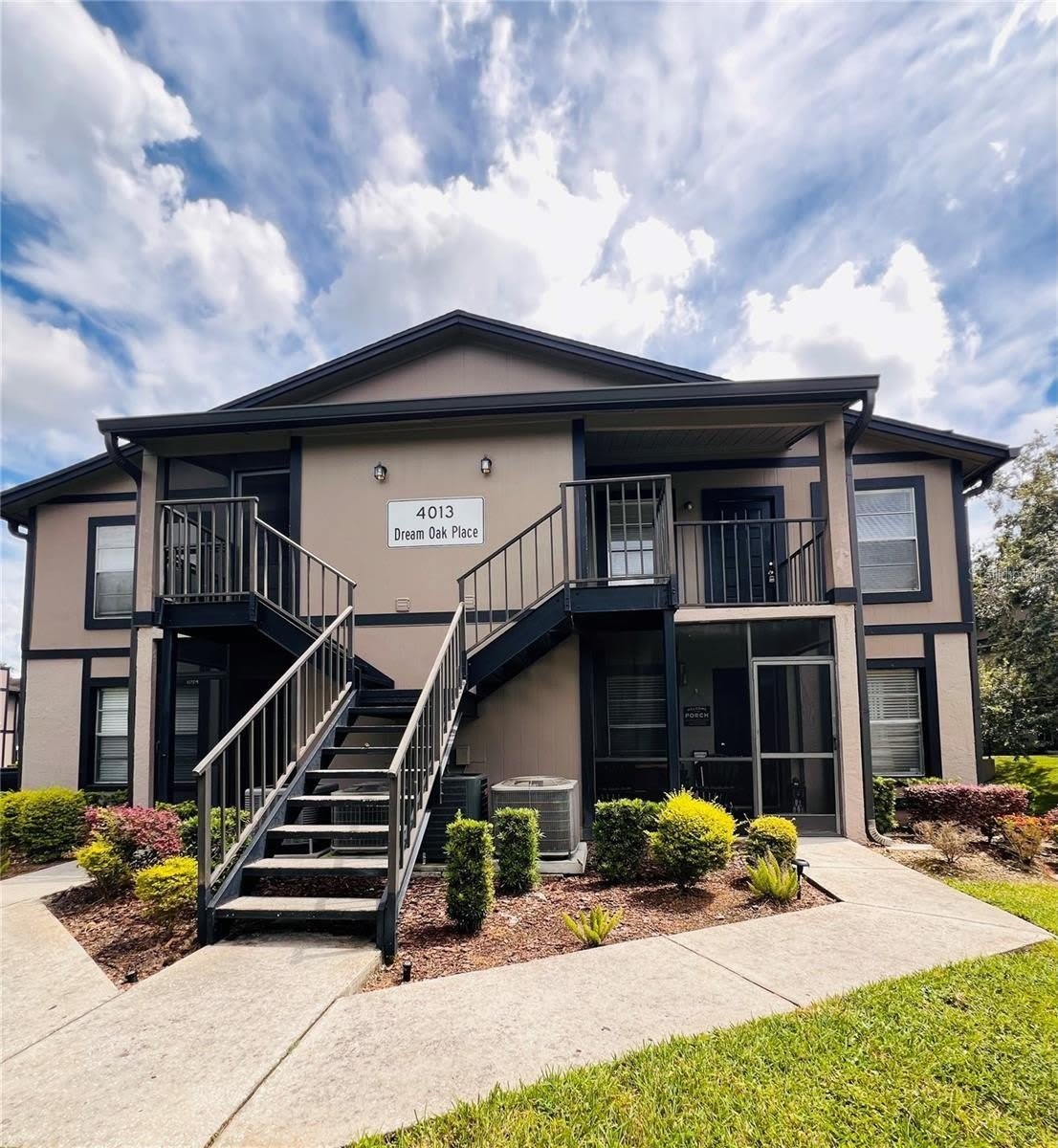 4013 DREAM OAK Place – photo 1
