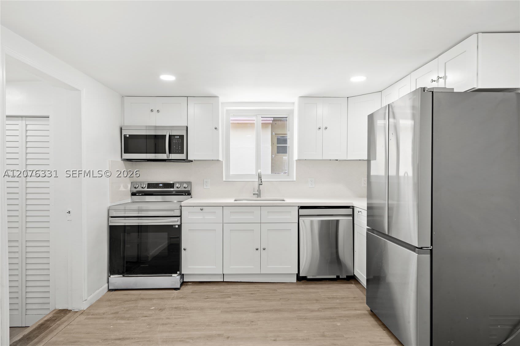 1701 NW 19th Ave – photo 1