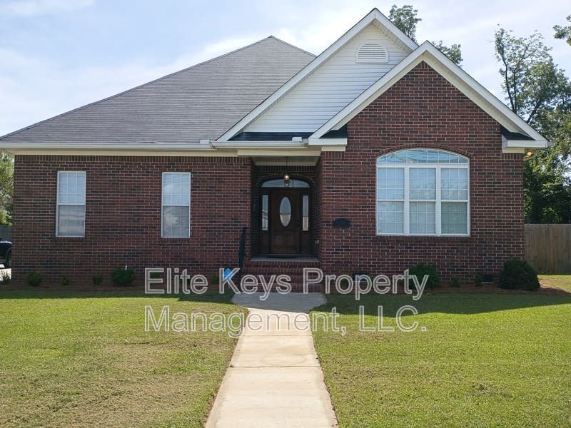 814 11TH Street – photo 1