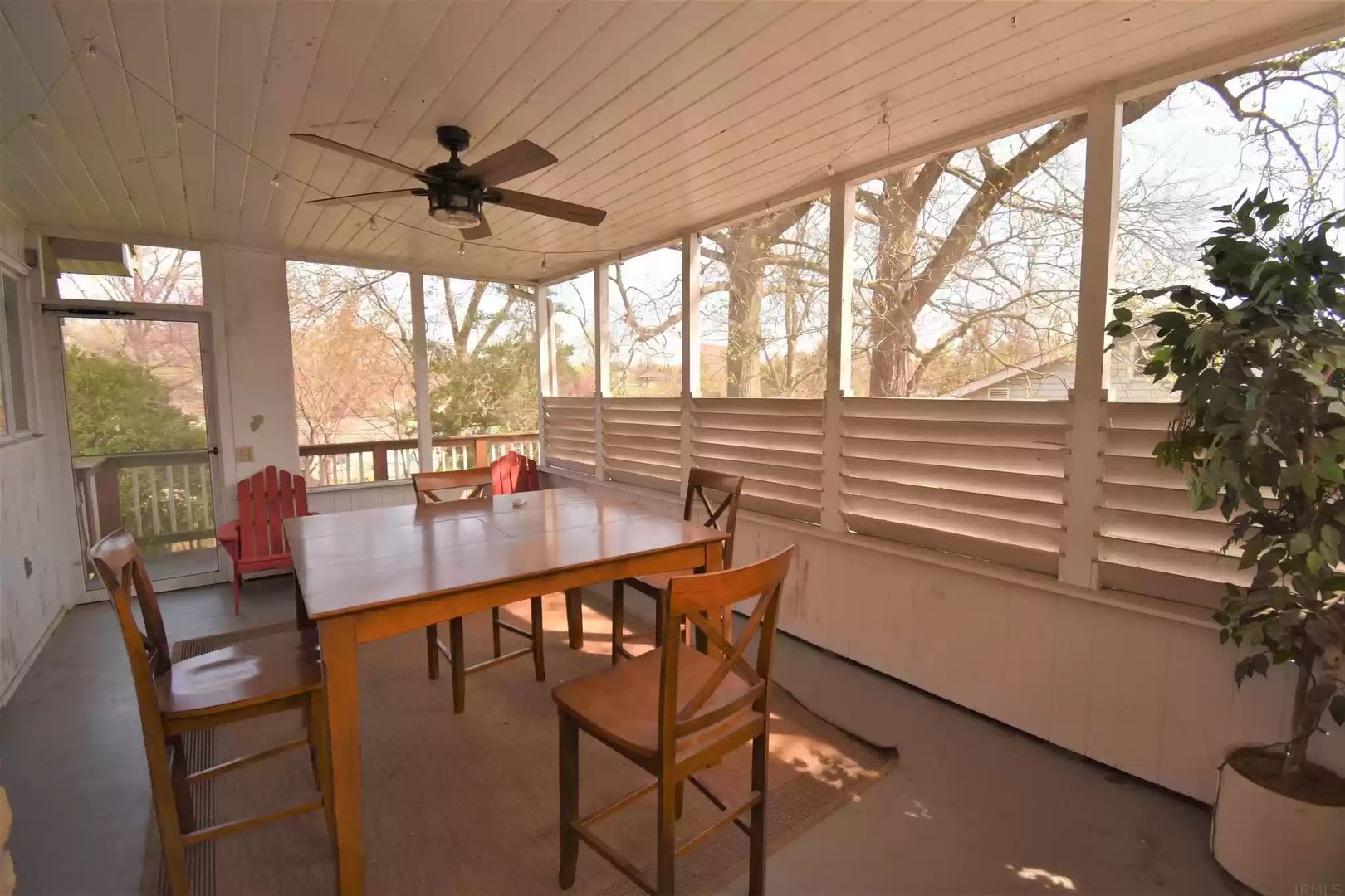 Hoosier Daddy This Fully Furnished Turn Key 6Bd 2Ba House – photo 1