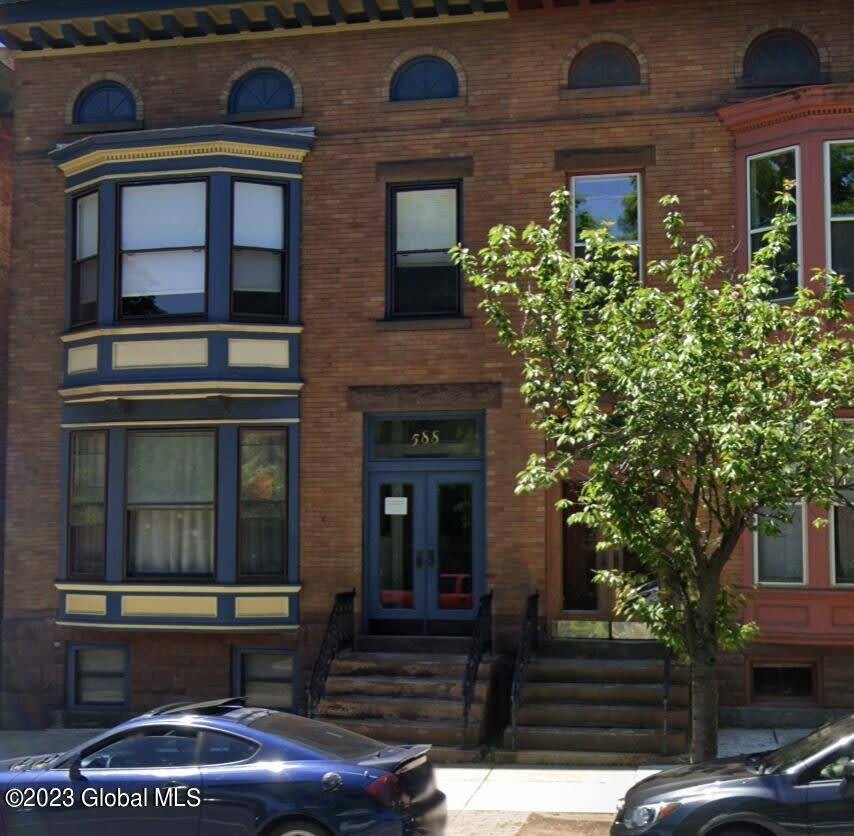 588 Madison Avenue – photo 1