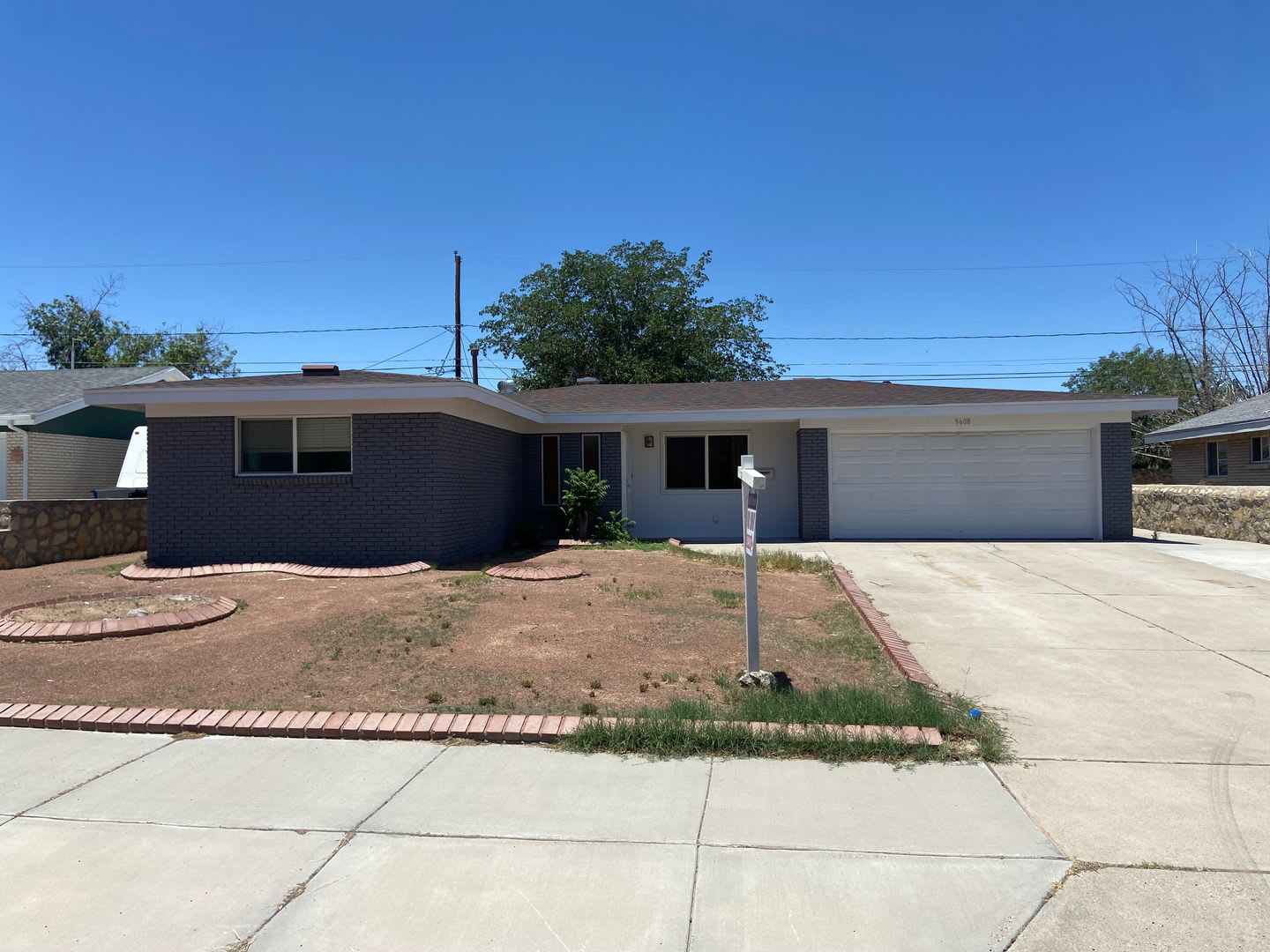Eastside home for rent by Eastwood High School – photo 1