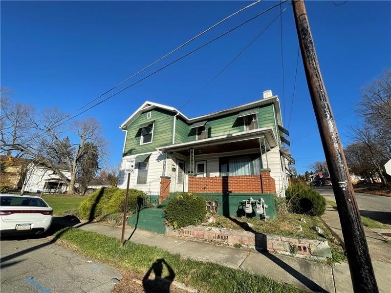 211 S Walnut St – photo 1 of 8