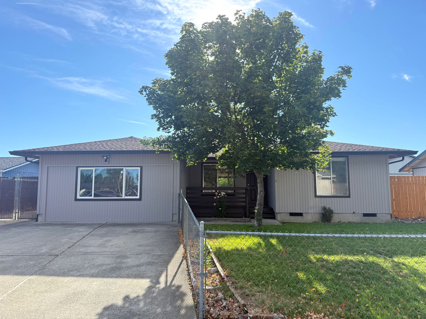 2 Bed, 2 Bath Home with Large Bonus Room – photo 1 of 15