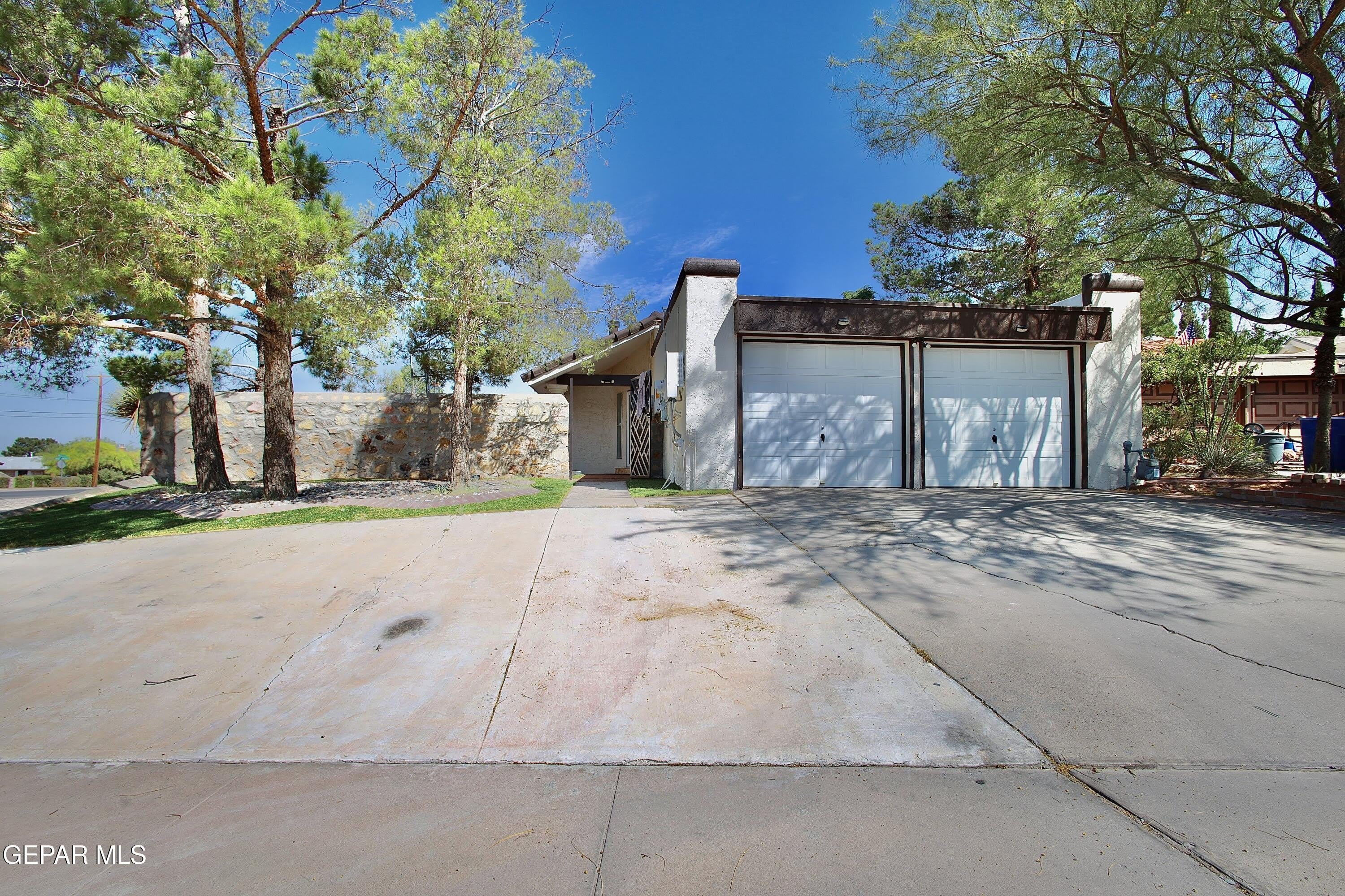 901 Tepic Drive – photo 1