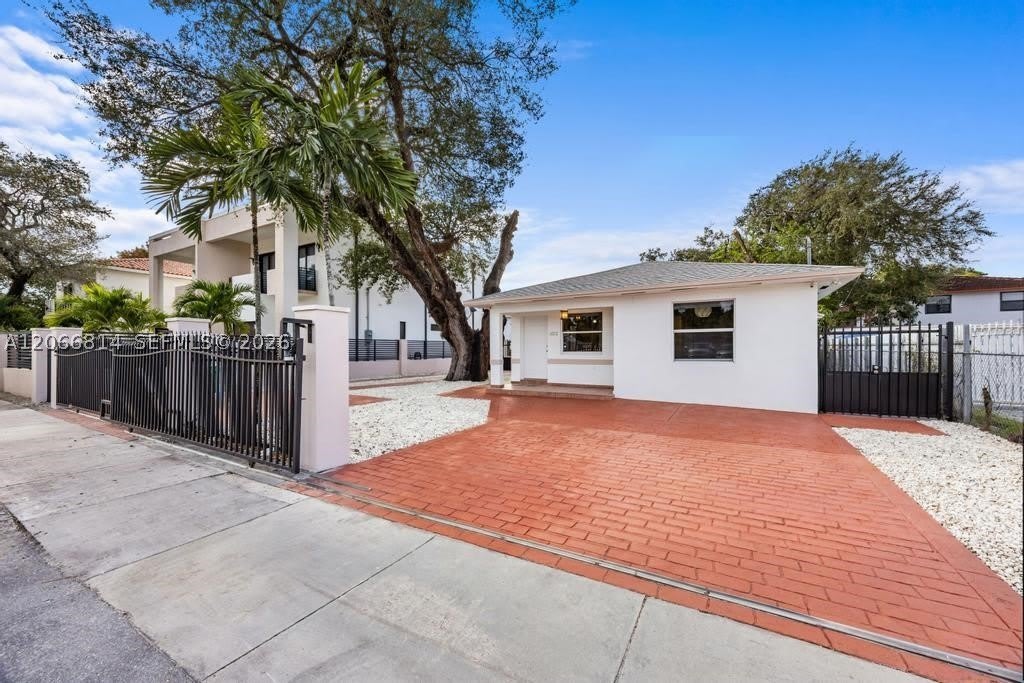 3072 NW 14th St – photo 1