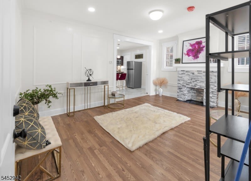 151 Mapes Ave – photo 1