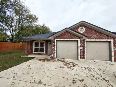 701 Sladecek Drive B – photo 1