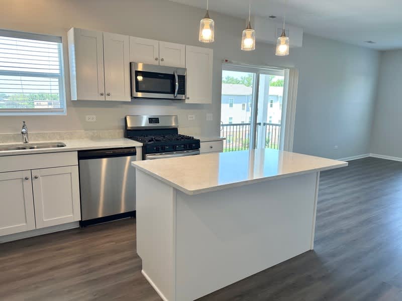 855 E Main St – photo 1 of 16