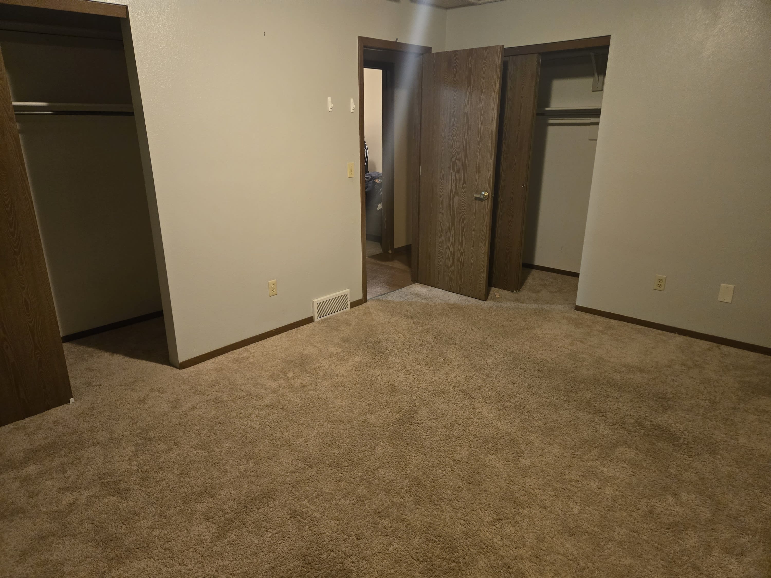 1431 Sioux Boulevard – photo 1 of 5