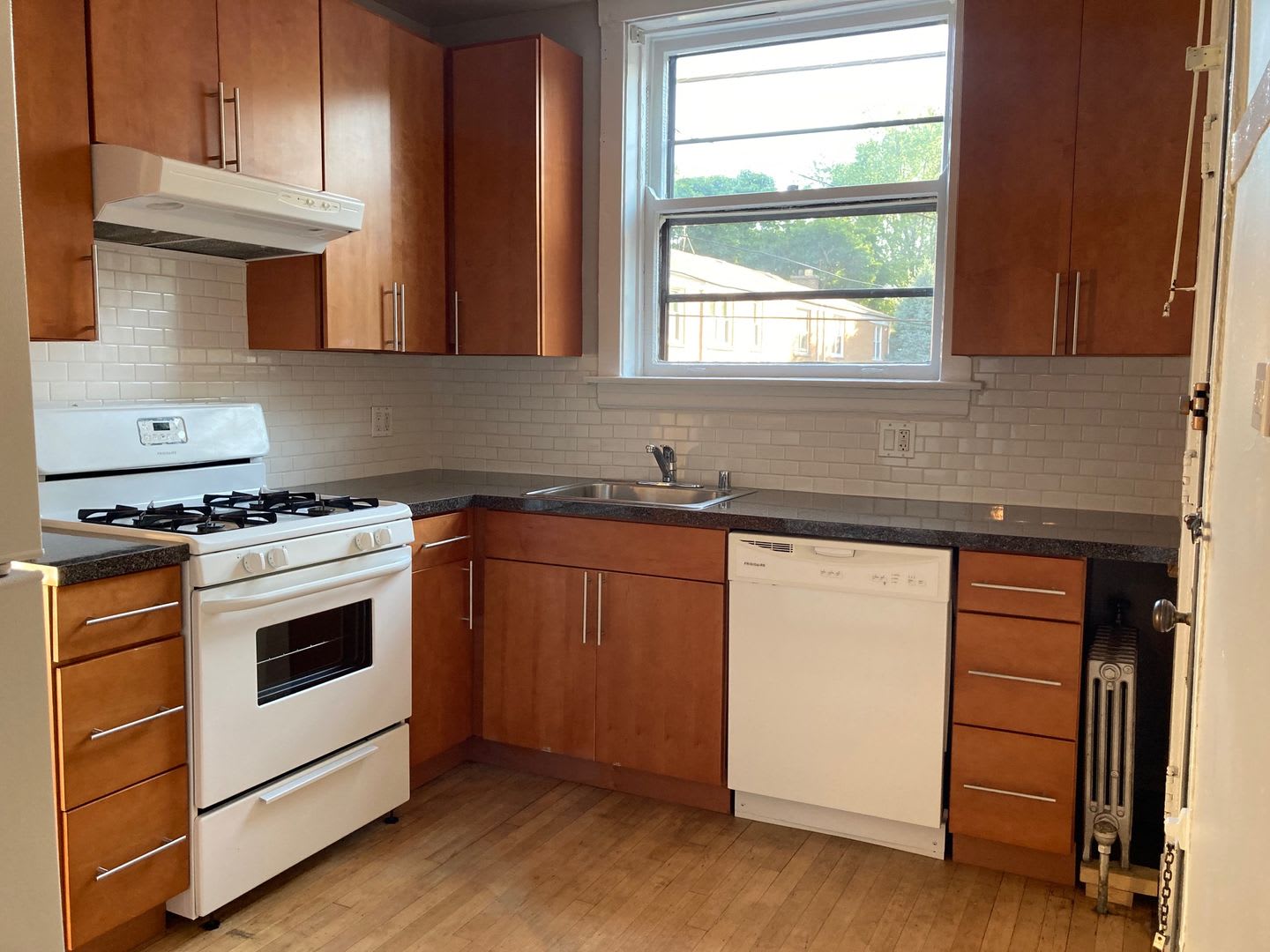 1619 W Thome Ave – photo 1