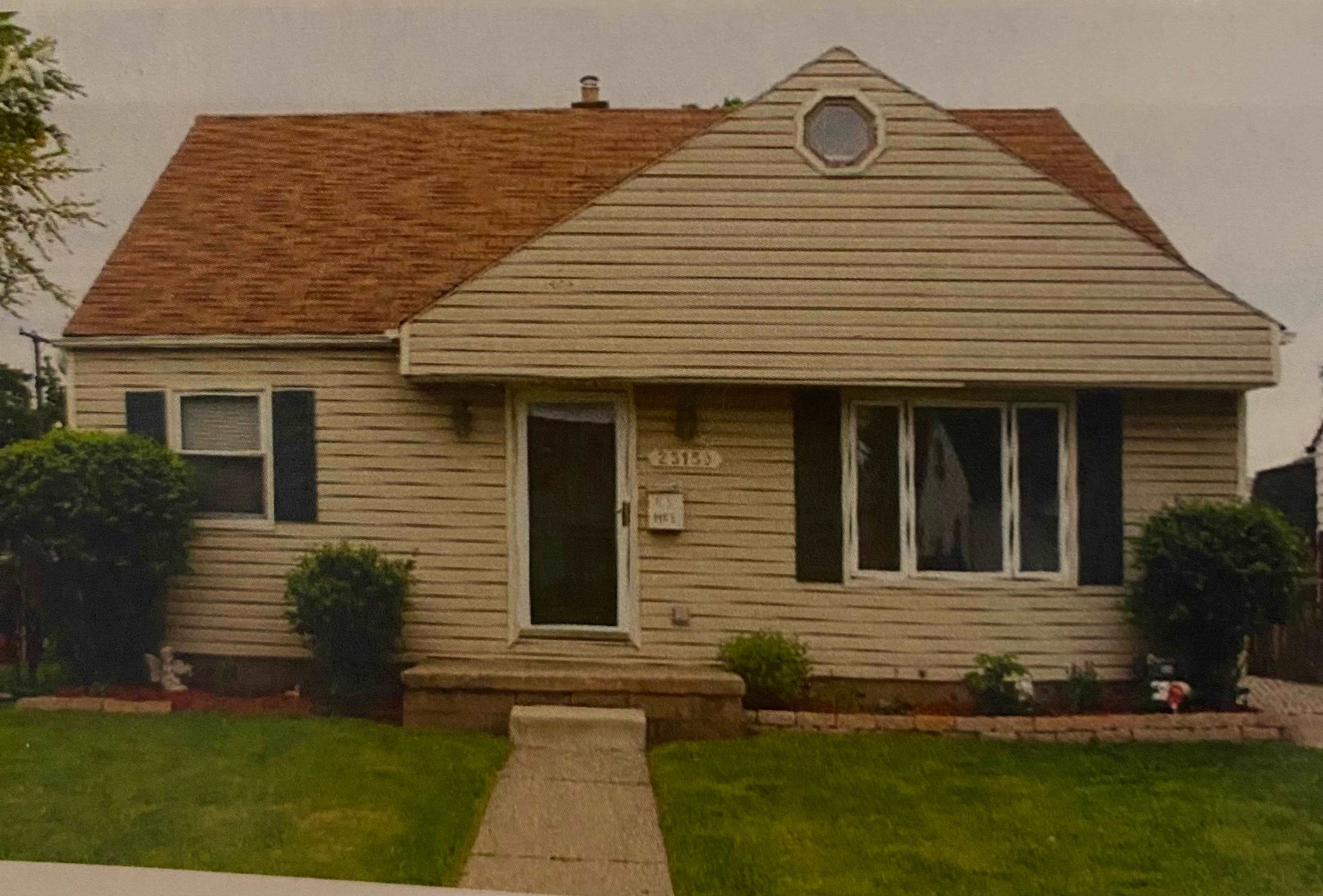 25150 Buick Street – photo 1